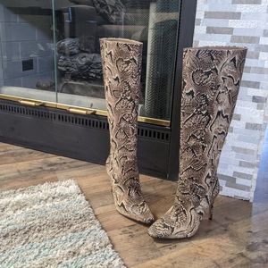 Vince Camuto Fendels Women's Boots.